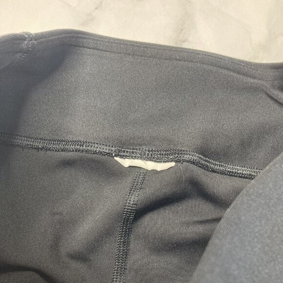 Under Armour Black Leggings Womens Size XS Cropped Athletic Workout - Picture 3 of 4